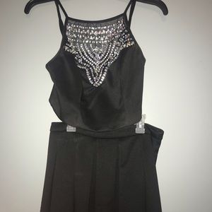 B. Darling homecoming dress size 7/8.